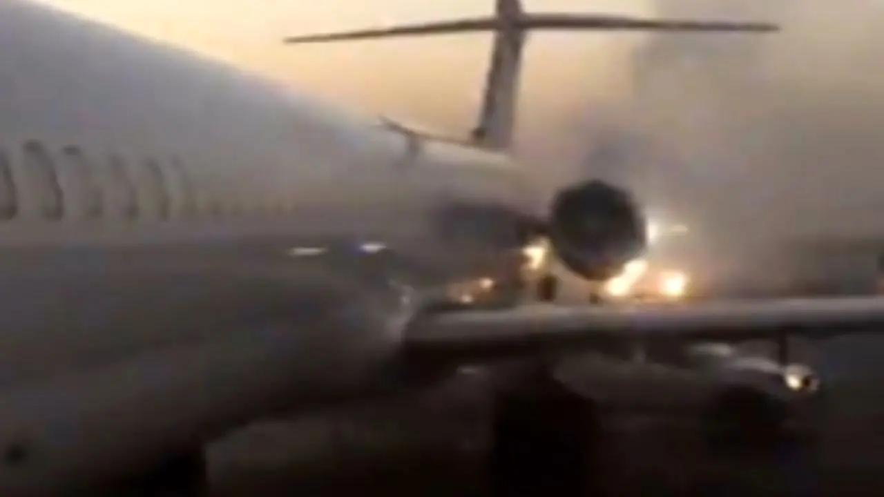 جزییات آتش سوزی موتور یک فروند هواپیما در فرودگاه اهواز