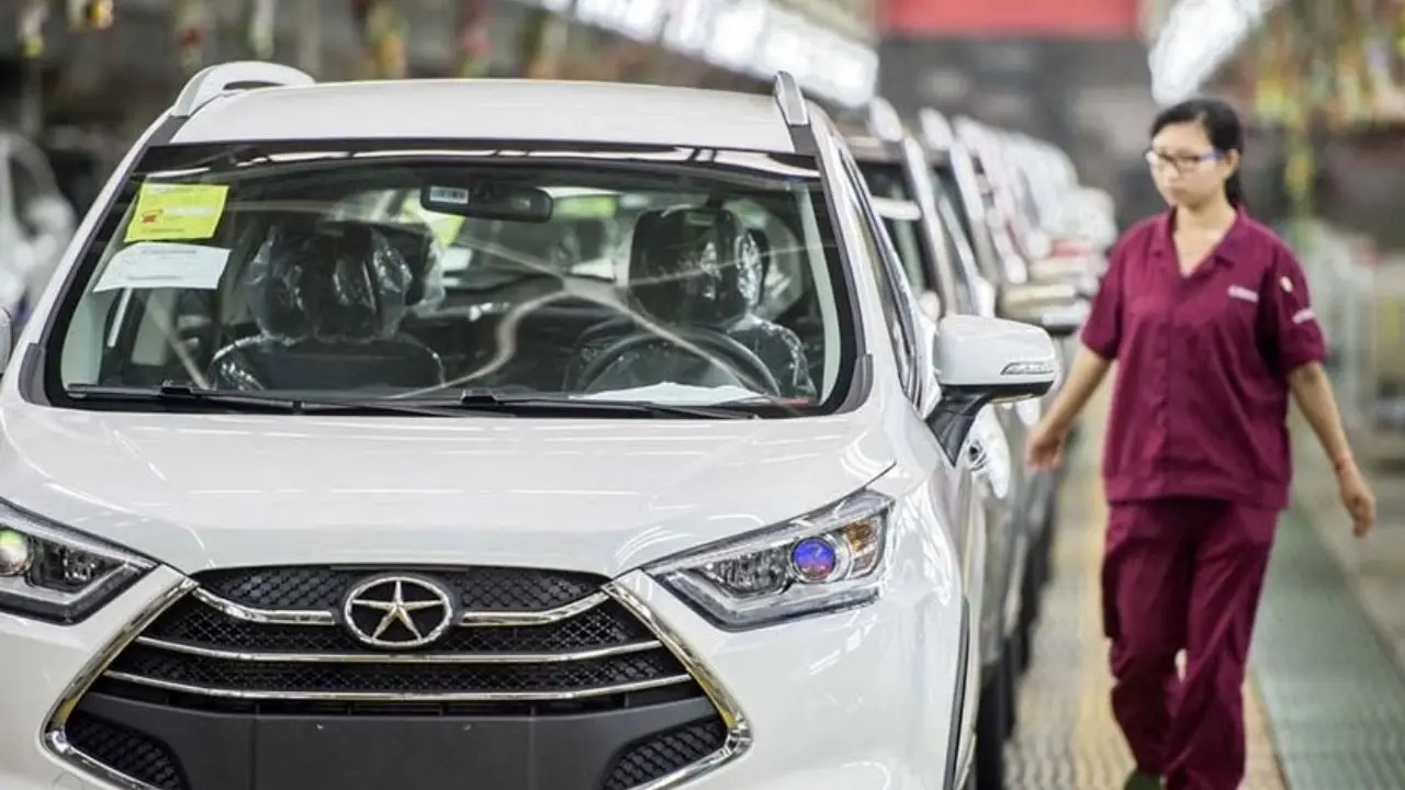 پیشنهاد توسعه فعالیت خودروسازان چینی همزمان با خروج اروپایی‌ها از ایران