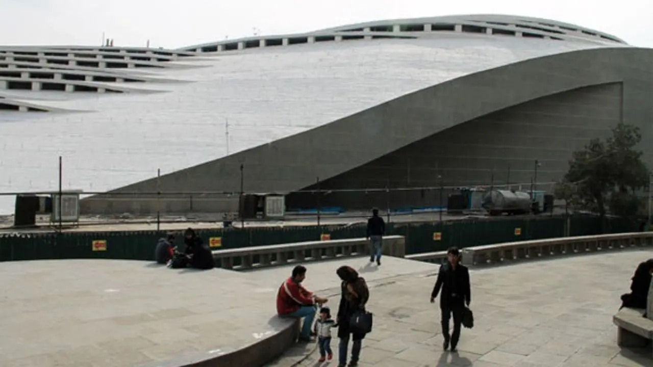 مرکز فرهنگی مجاور تئاتر شهر به عنوان مرکز ایده سازی استفاده شود