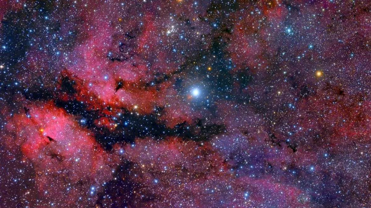 عکس روز ناسا، صورت‌فلکی ماکیان