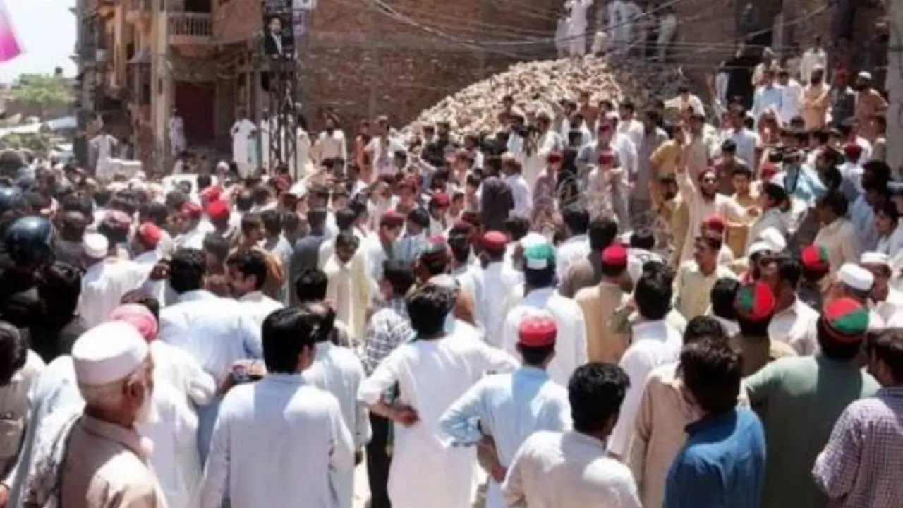 یک کشته و 8 زخمی بر اثر انفجار و تیراندازی در حوزه‌های انتخاباتی پاکستان