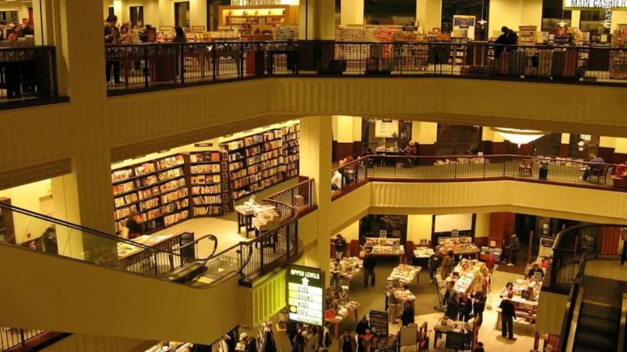 کتاب‌فروشی‌های شبانه‌روزی در پکن