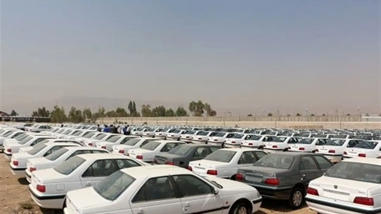 گزارش تعزیرات از اختفای 1900 خودرو در انباری در شیراز