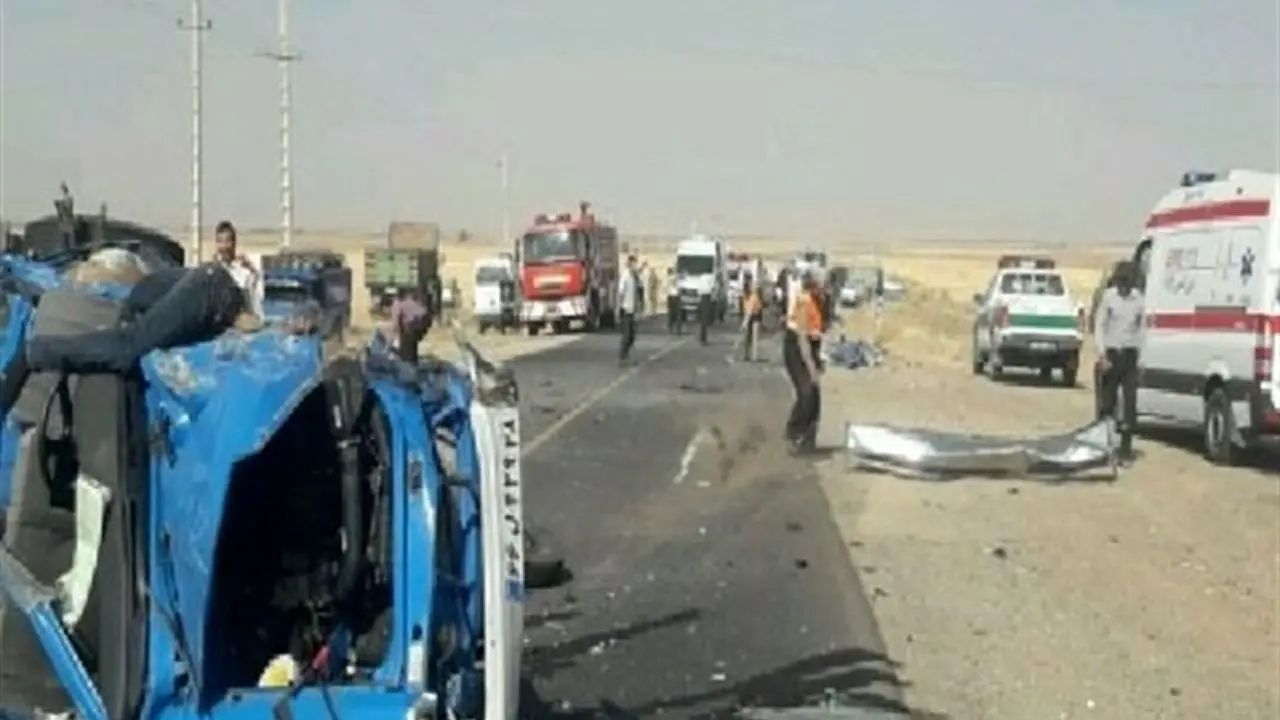 تصادف مرگبار در محور فرمهین-آشتیان/ 13 نفر کشته و مجروح شدند