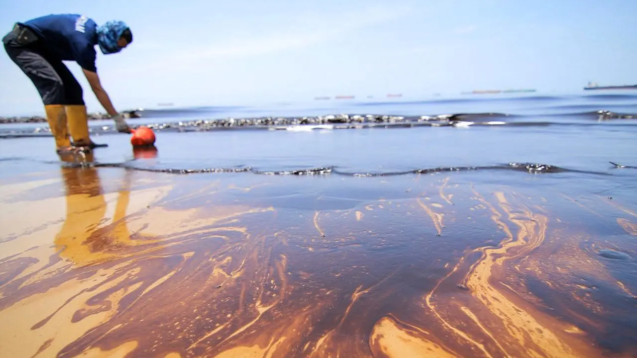 نشت نفت به آب‌های زیرزمینی اطراف پالایشگاه تندگویان