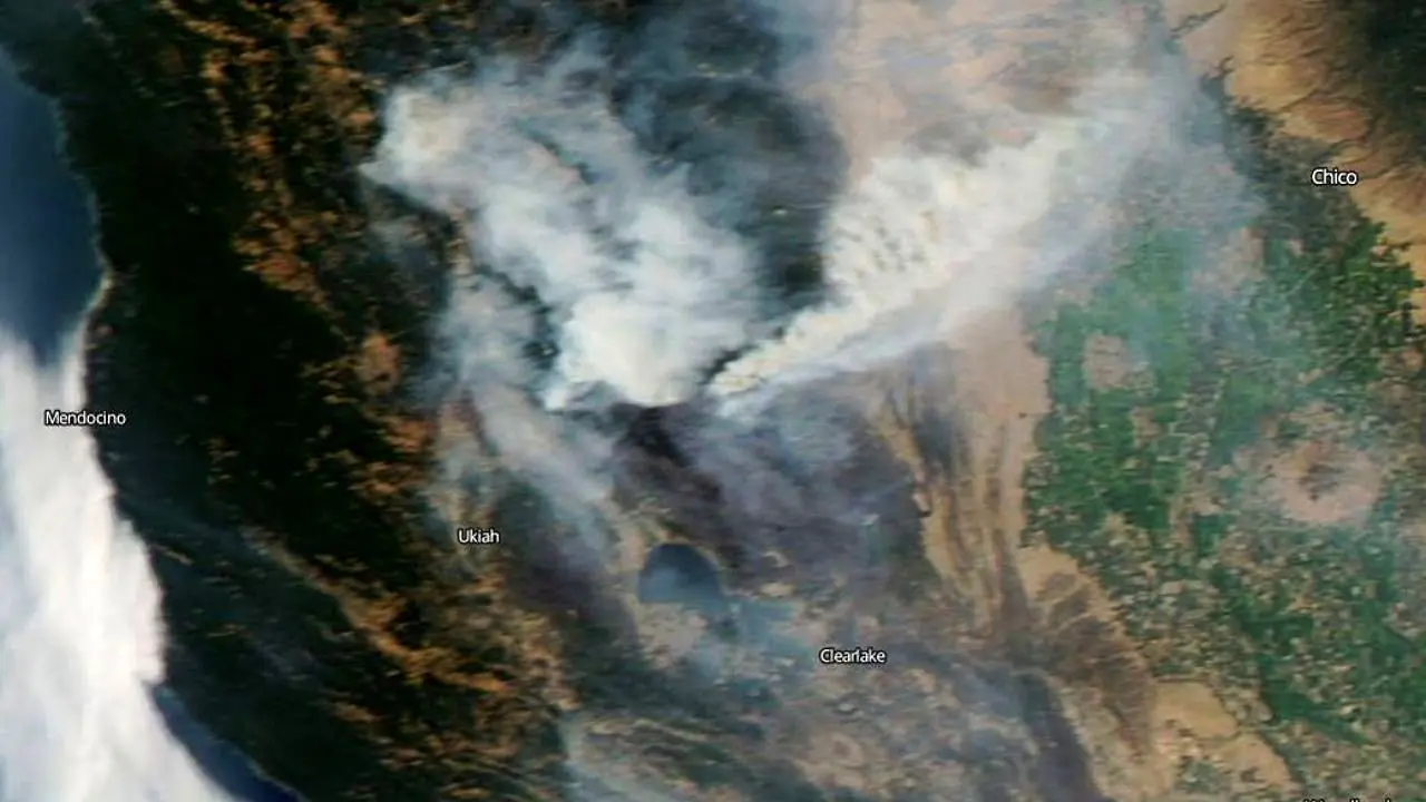 عکس روز ناسا، دود آتش کالیفرنیا