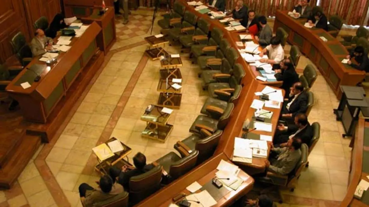 مصوبه مجلس درخصوص منع به کارگیری بازنشستگان بررسی می‌شود