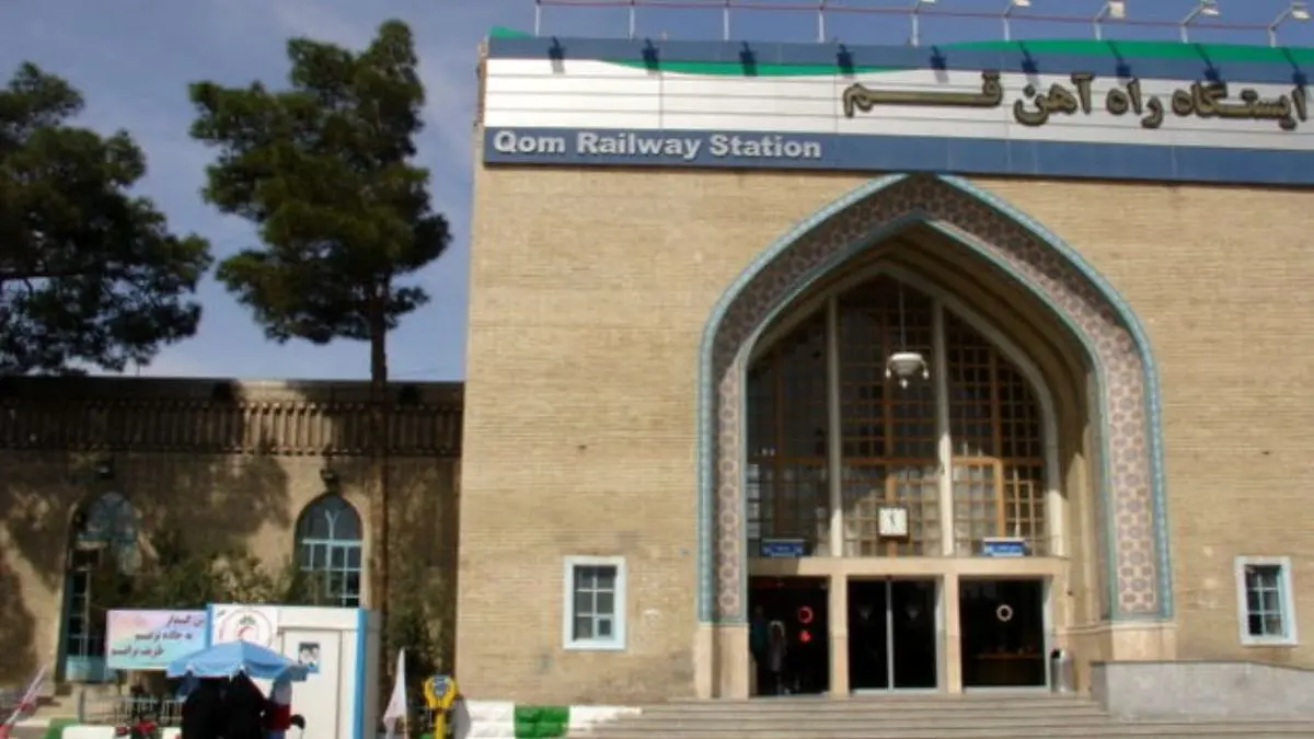 قطار قم- تهران و بالعکس به علت استقبال کم مسافر توجیه اقتصادی ندارد