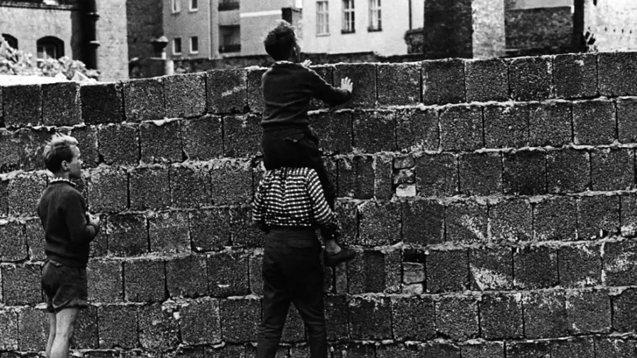 ژرمن ها یاد قربانیان دیوار برلین را گرامی داشتند