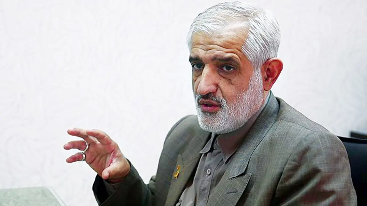 احمدی‌نژاد باید تکلیف خود را روشن کند/می‌دانیم که انقلاب با مشکلاتی مواجه است