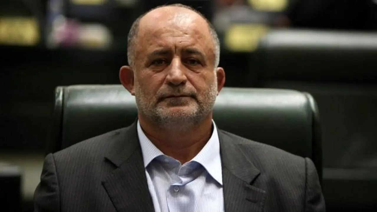 حکم حکومتی رهبر درباره آتش زدن کالاهای قاچاق اجرا شود