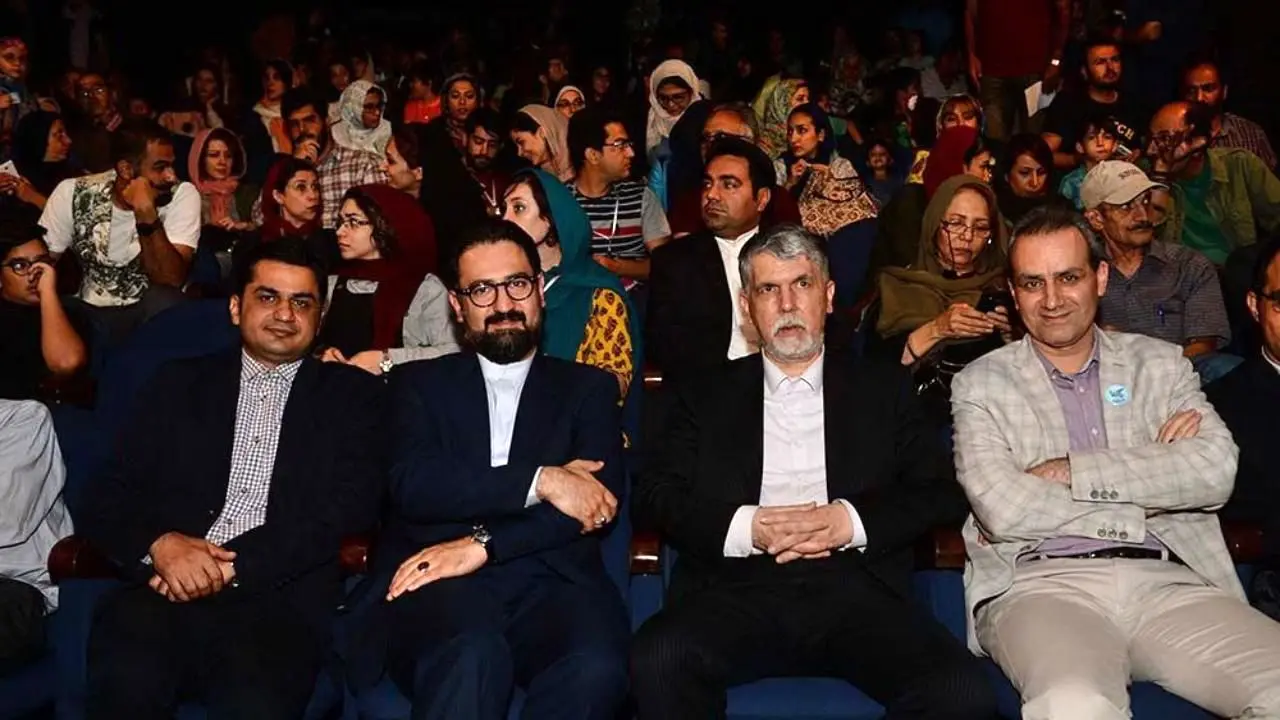 وزیر فرهنگ و ارشاد اسلامی به تماشای «دزد لالایی‌ها» نشست