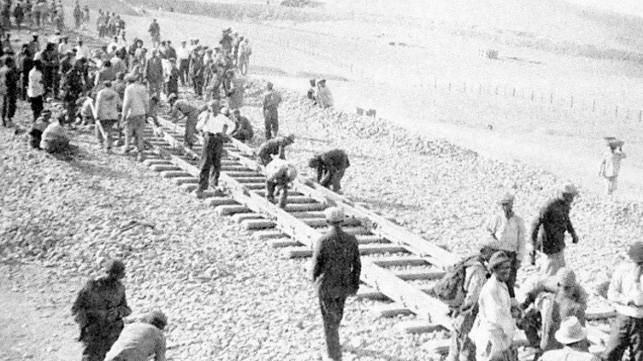 80 سال راه‌آهن در ایران