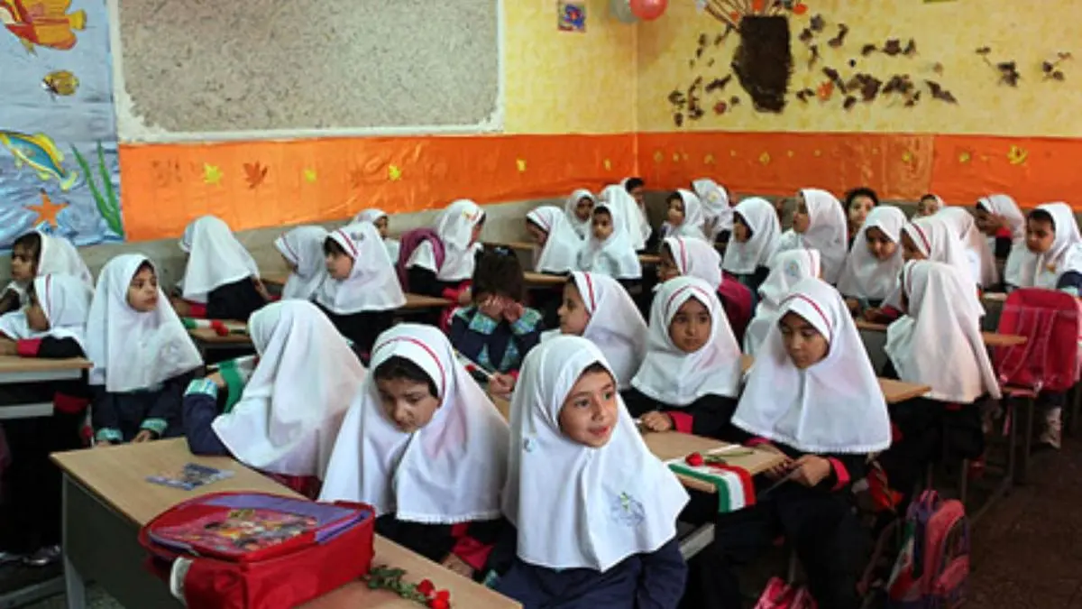 افزایش 30 درصدی قیمت روپوش مدارس/عدم پاسخگویی اتحادیه خیاطان در برابر کیفیت دوخت پایین