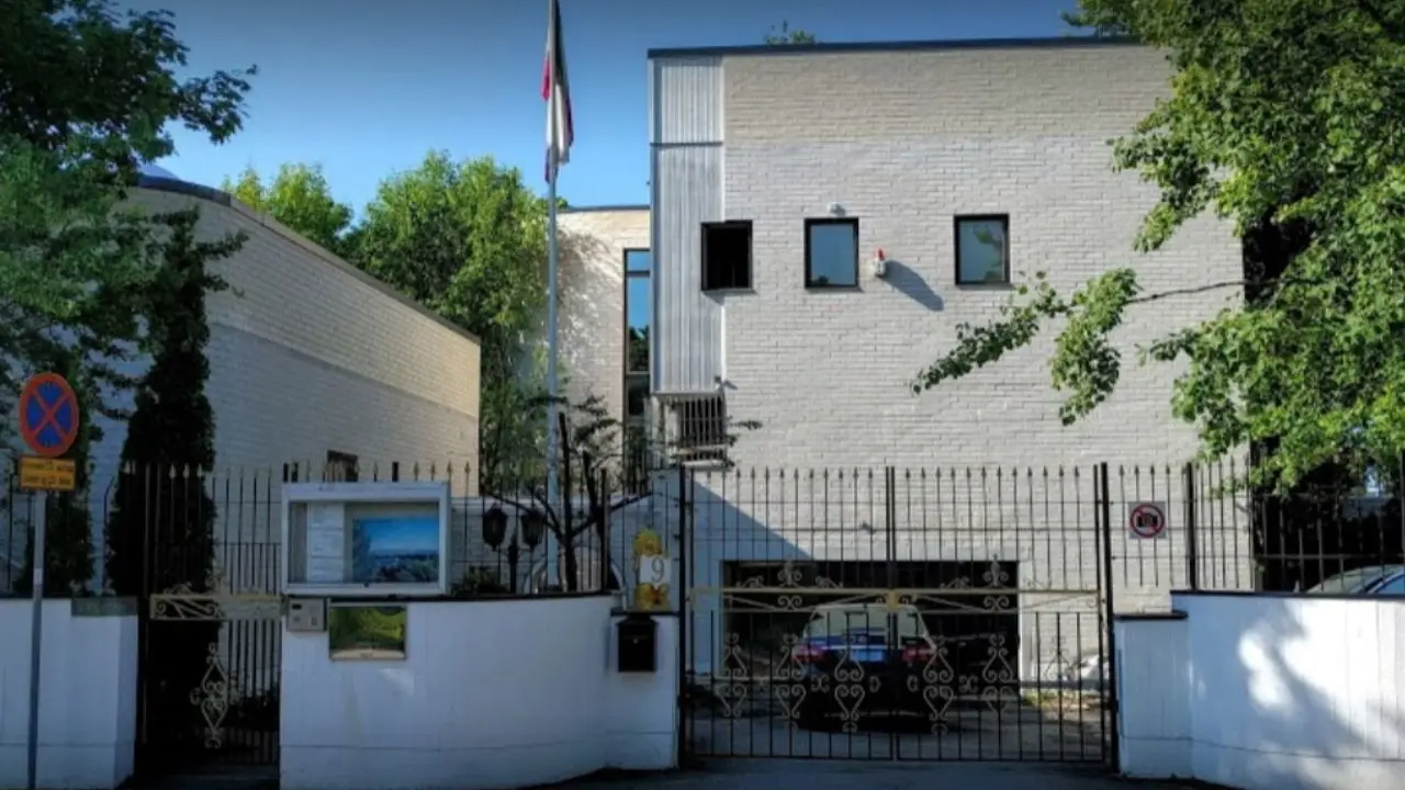 تعرض به سفارت ایران در فنلاند/ 4 نفری که پرچم ایران را آتش زدند بازداشت شدند