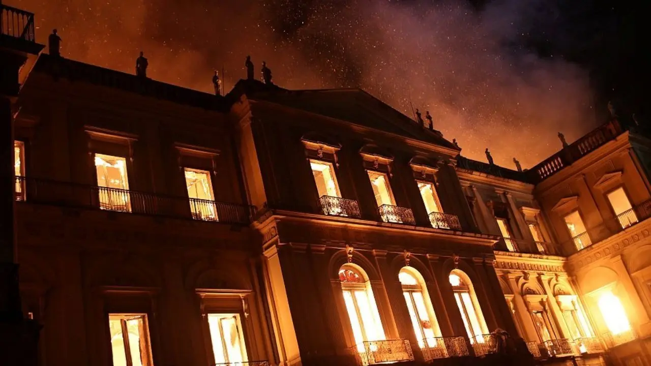 موزه ملی «ریودوژانیرو» آتش گرفت