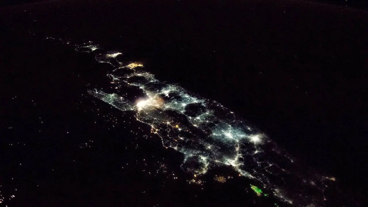 عکس روز ناسا، جاوه در شب