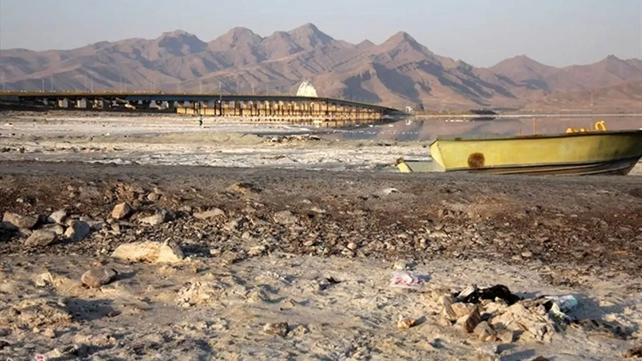 11 پروژه انتقال آب به دریاچه ارومیه تعطیل شد‌