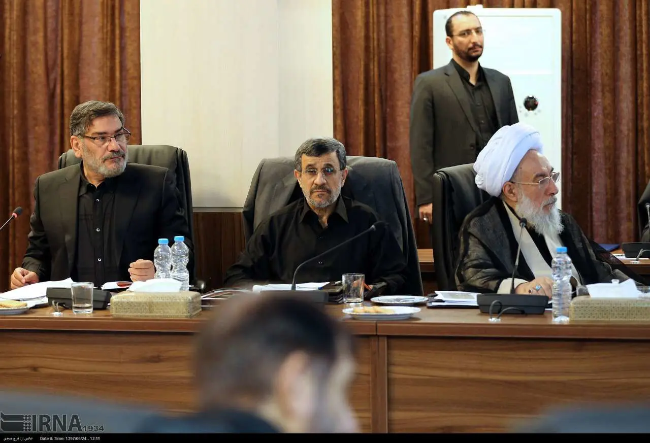 واکنش آیت‌الله مجتهد شبستری ‌به حاشیه‌ نشستن کنار احمدی‌نژاد