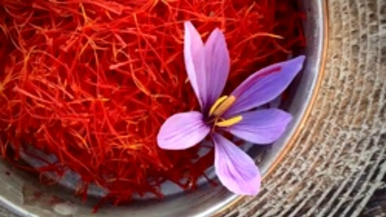 اولین پروانه کاربرد علامت استاندارد زعفران بسته بندی شده در کرمانشاه صادر شد