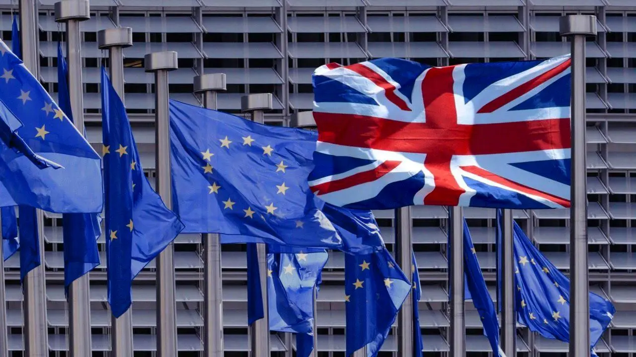 52 درصد مردم انگلیس خواهان ماندن در اتحادیه اروپا هستند
