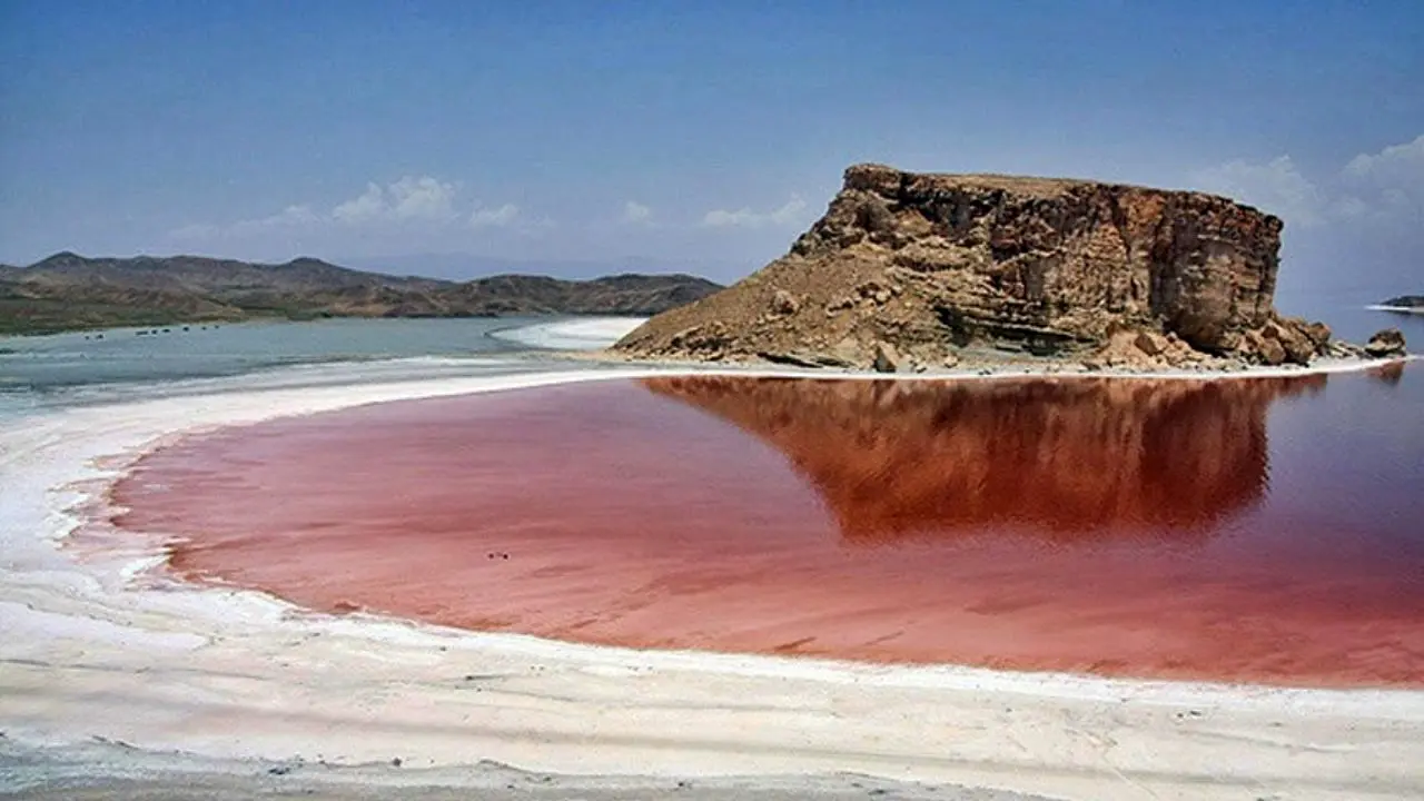 پروژه‌های احیای دریاچه ارومیه تعطیل نشده است