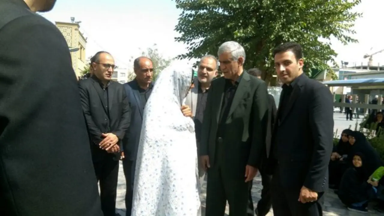 شهردار تهران در حرم حضرت عبدالعظیم به عزاداری پرداخت
