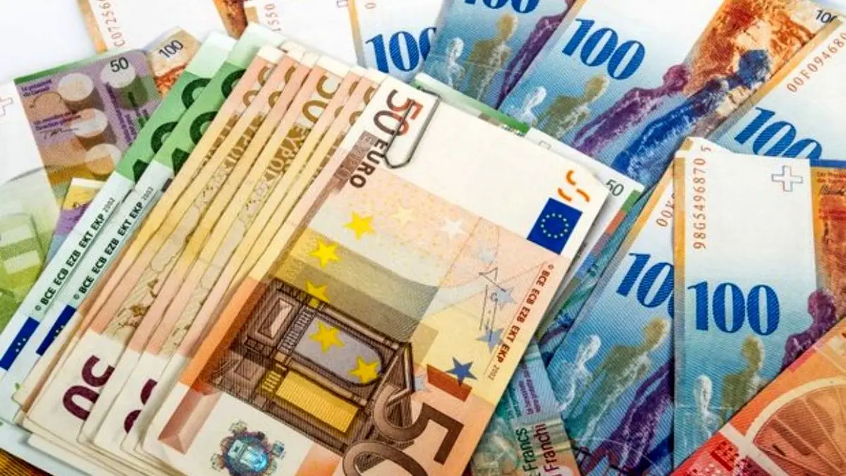 دلار ثابت ماند، یورو افزایش یافت