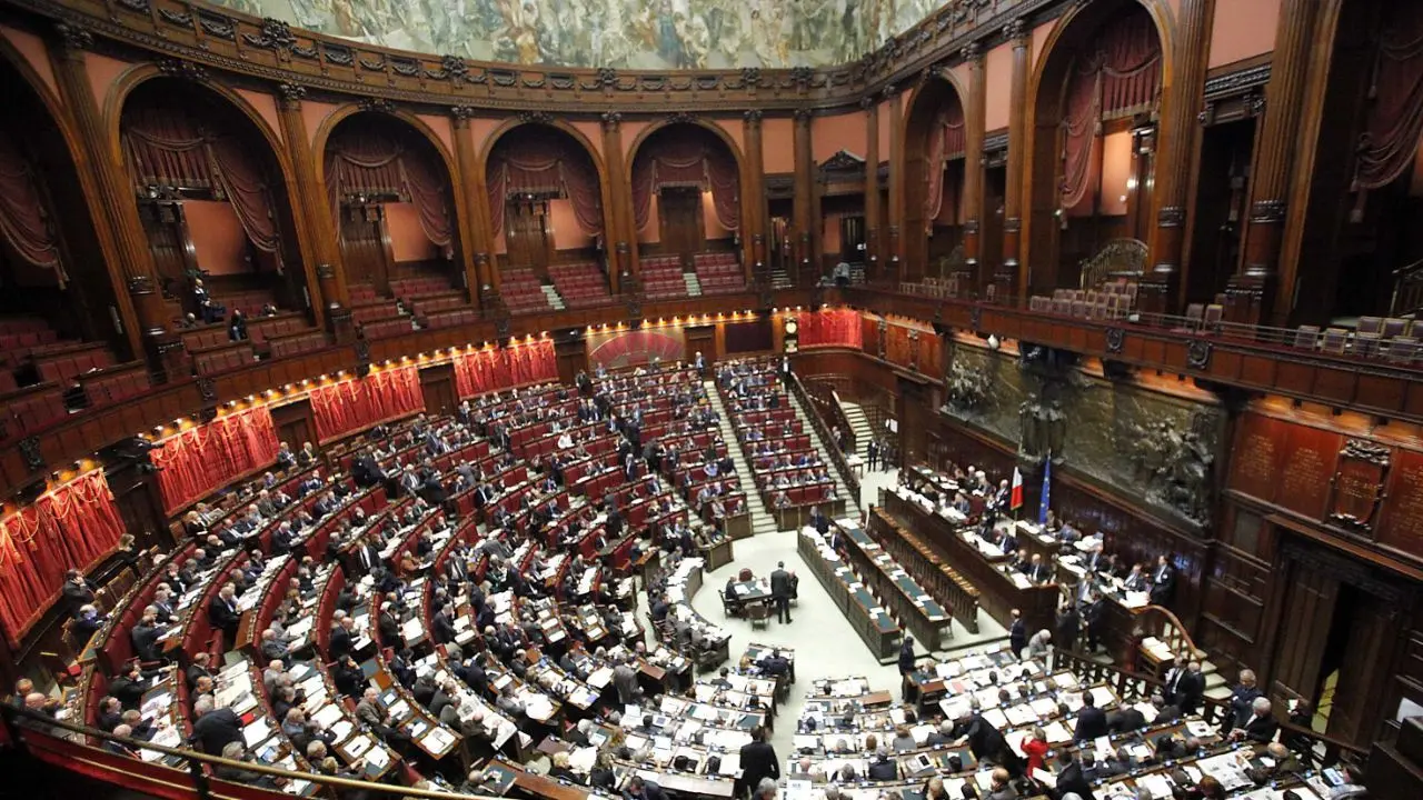 پارلمان ایتالیا به دنبال لغو تحریم‌های ضد روسیه