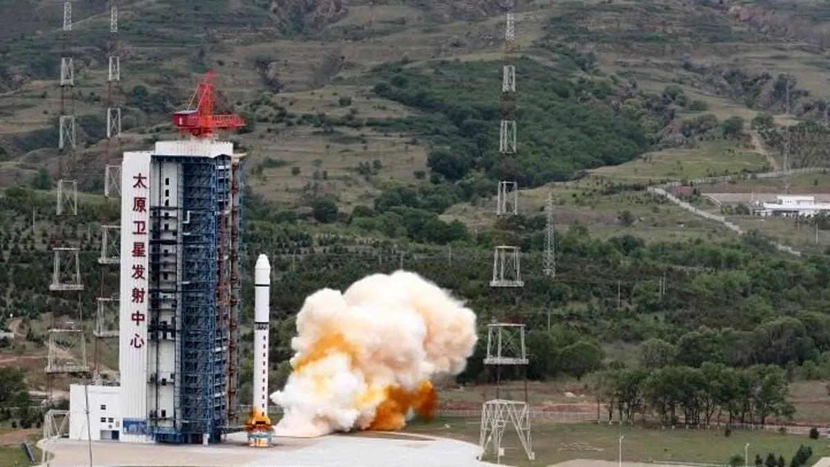 چین پنج ماهواره را به مدار زمین فرستاد