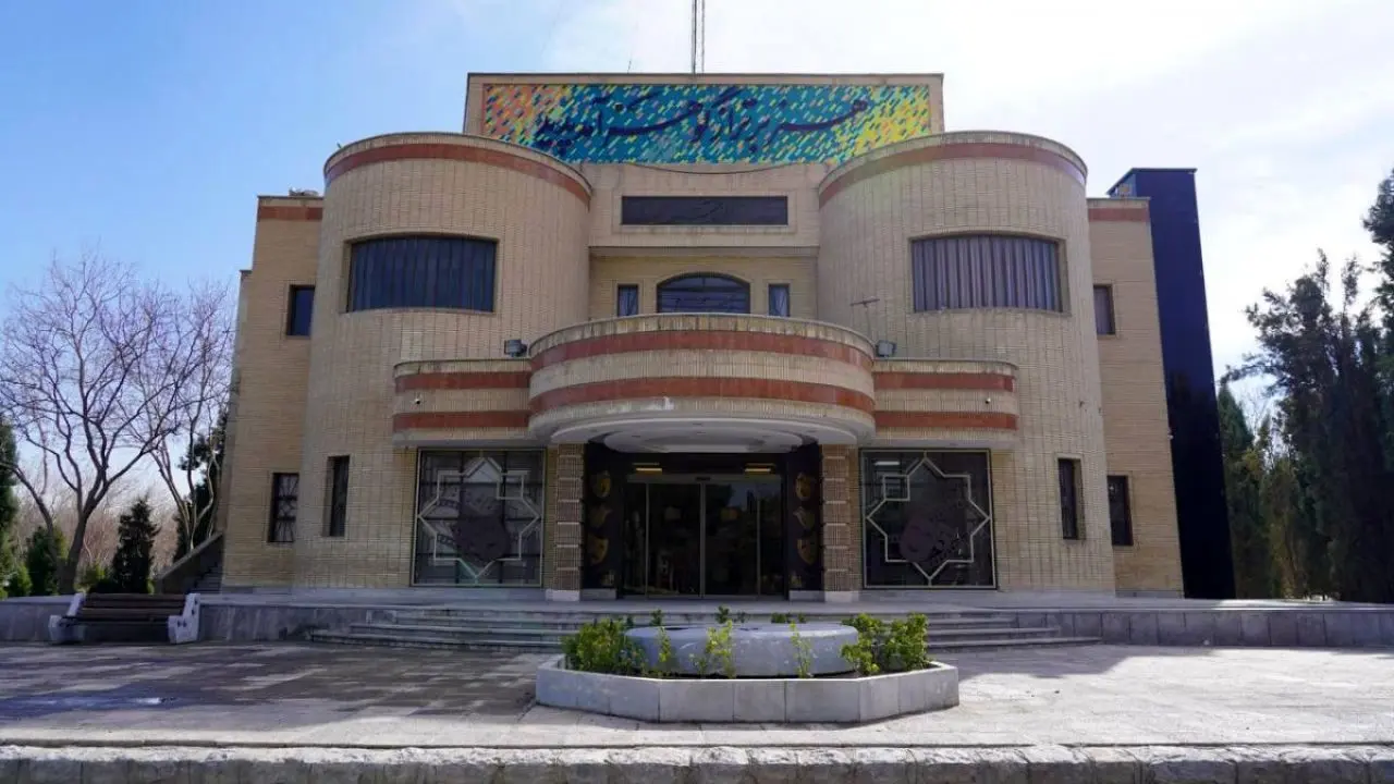 چراغ تئاتر اصفهان پر فروغ شد