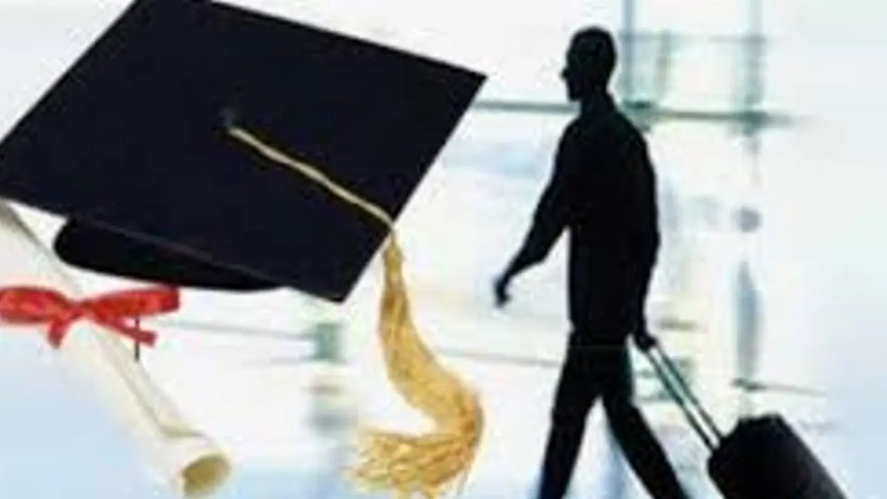 مجوز 141 موسسه اعزام دانشجو به خارج از کشور لغو شد