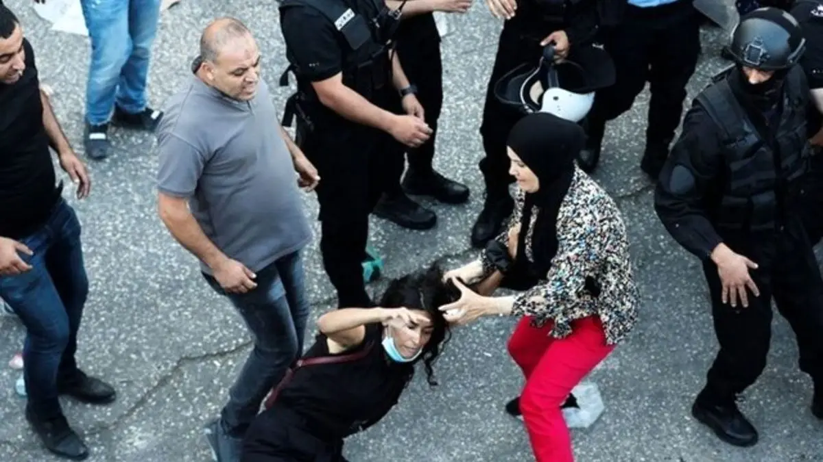 تشکیلات خودگردان فلسطین تظاهرکنندگان زن را به انتشار عکس‌های خصوصی‌شان تهدید کرد!