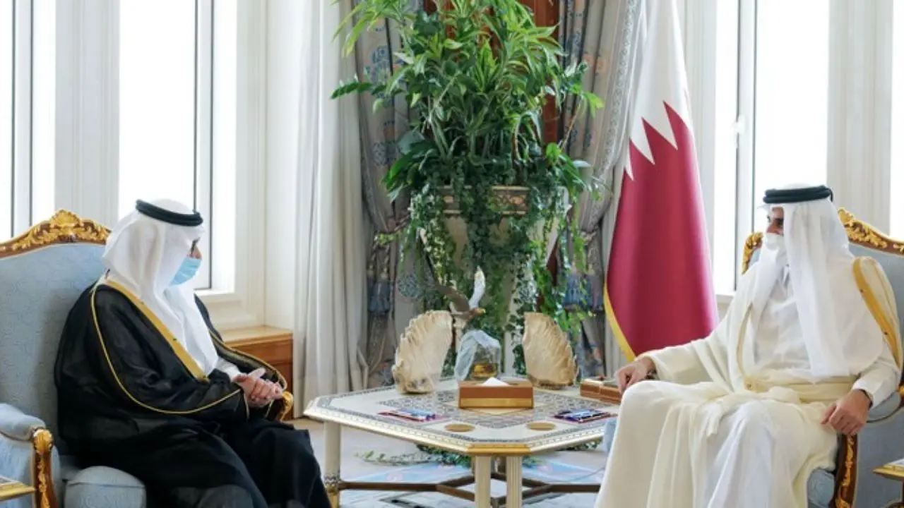 سفیر عربستان استوارنامه خود را تقدیم امیر قطر کرد