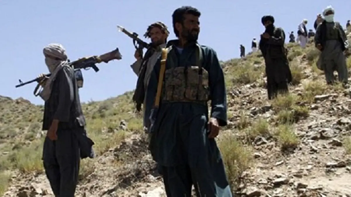ویدئو| اعدام یک دستگاه تلویزیون توسط اعضای طالبان