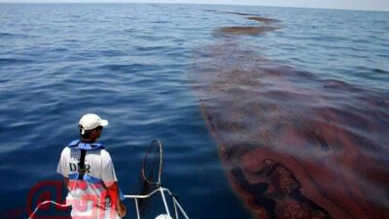 نشت گسترده نفت در پی غرق شدن یک کشتی در سواحل عدن