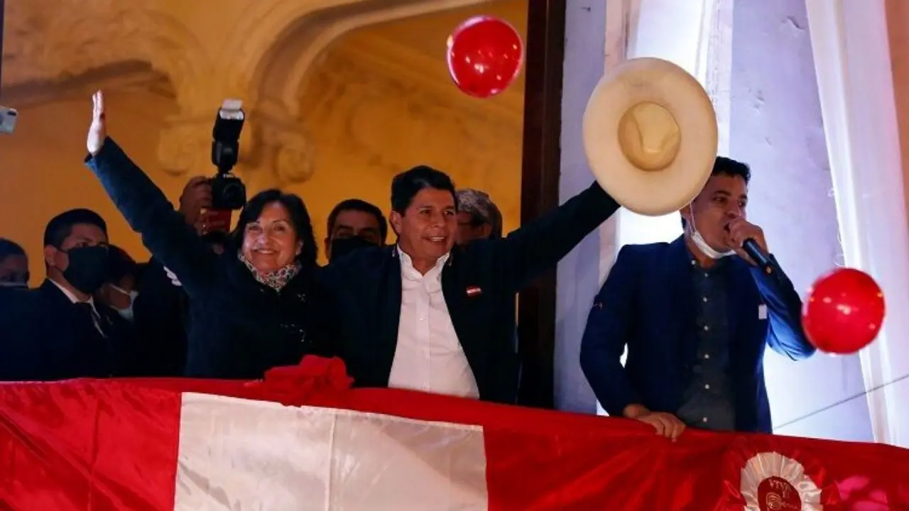 پیروزی رسمی نامزد چپگرا در انتخابات ریاست جمهوری پرو تایید شد