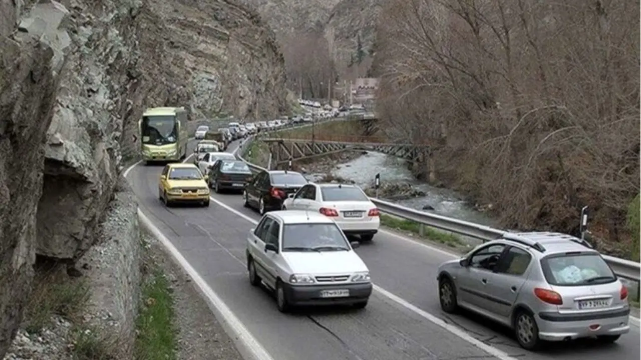 ترافیک سنگین در محور چالوس و فیروزکوه با وجود محدودیت‌های کرونا