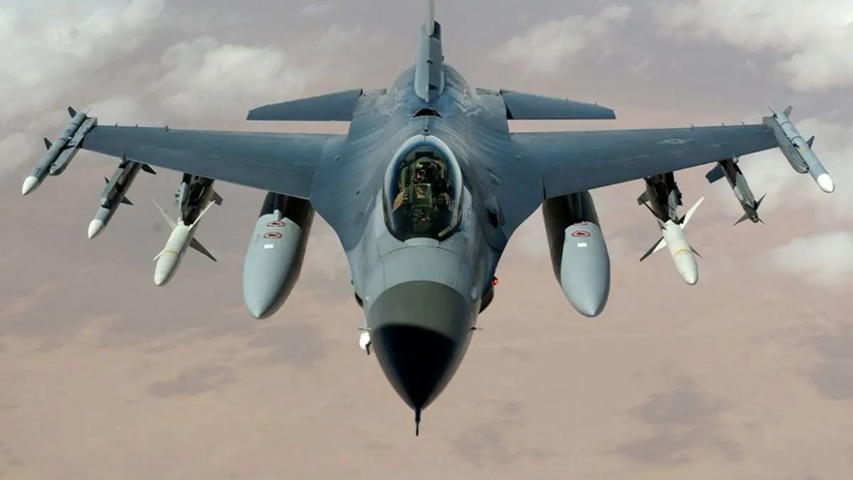 ورود جنگنده‌های آمریکایی «اف-16» به پایگاه سعودی شاهزاده سلطان