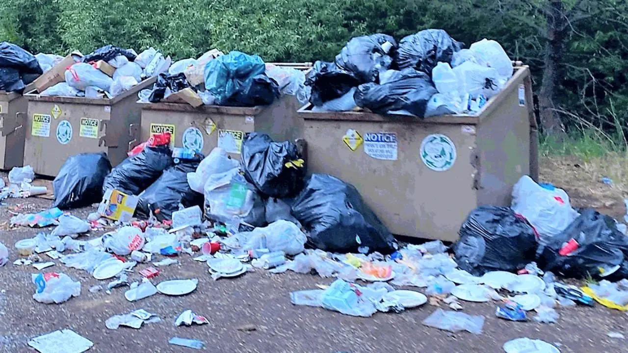 غم پلاستیک بر شانه‌های جهان سنگینی می‌کند