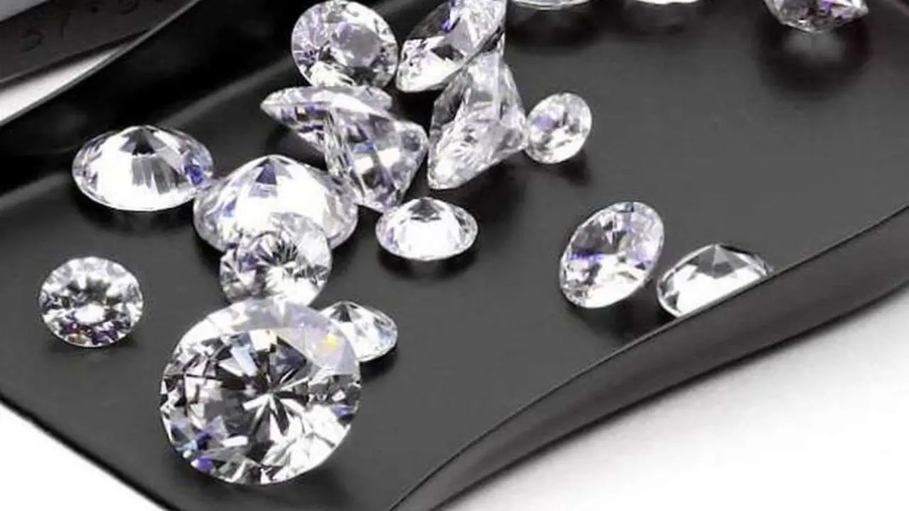 دور دنیا| میلیون‌ها دلار الماس در پلک بر هم زدنی به سرقت رفت