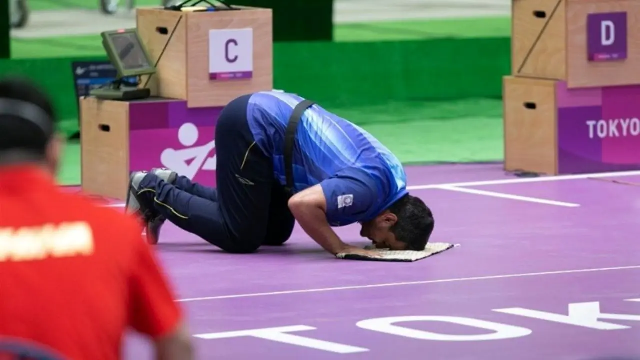 المپیک 2020| تصویر روز: اشک شوق نجمه خدمتی برای مدال طلای جواد فروغی