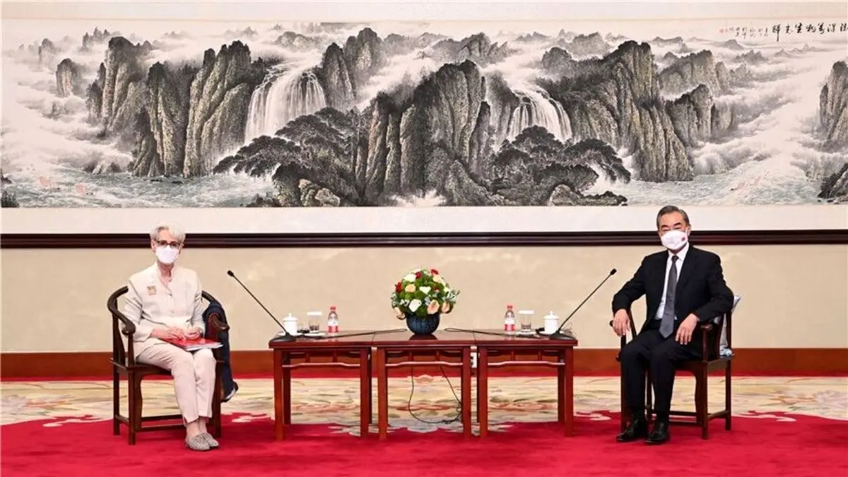 وزیر خارجه چین سه خط قرمز برای روابط چین و آمریکا ترسیم کرد