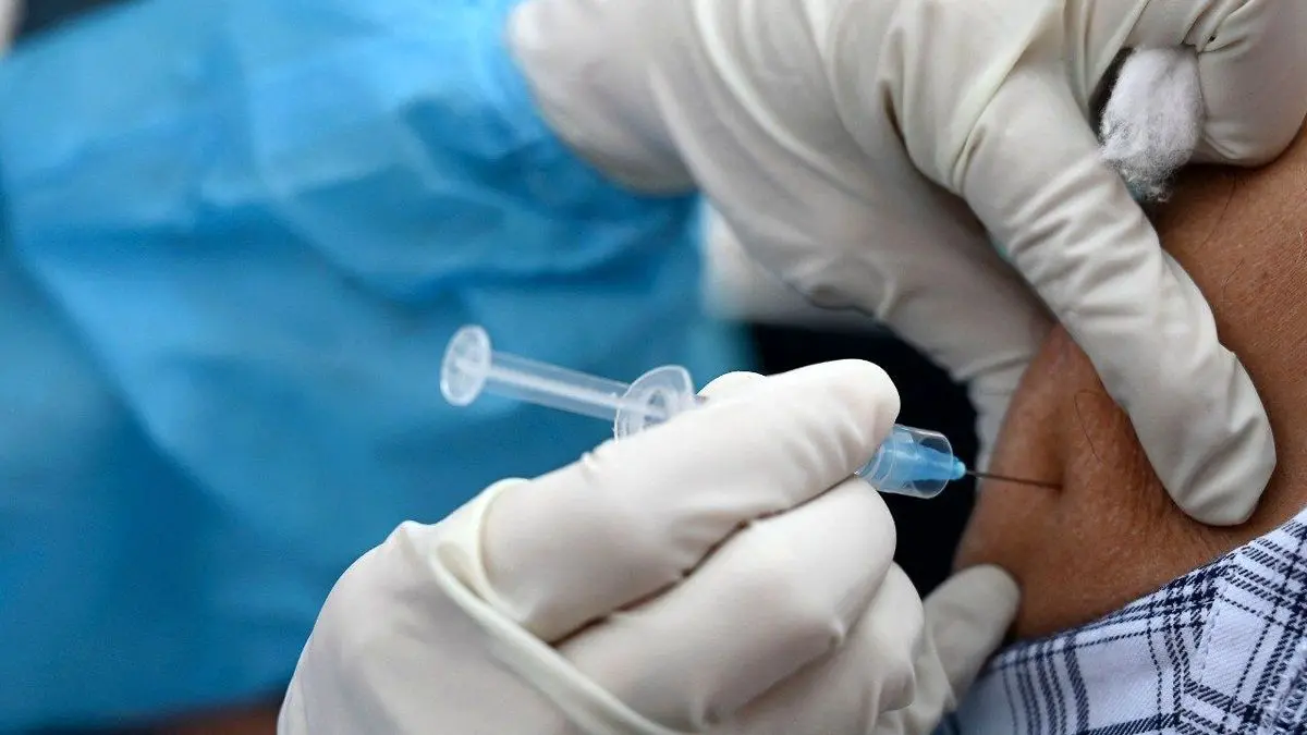 2 میلیون و 590 هزار دز واکسن کرونا در تهران تزریق شد/واکسن، تنها عامل کاهش مرگ و میر است