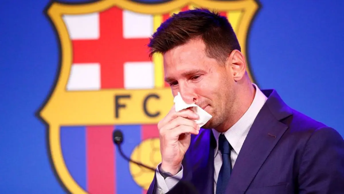 ستاره آرژانتینی با چشمان گریان از بارسلونا خداحافظی کرد/ مسی: هرگز فکر نمی‌کردم از بارسلونا جدا شوم/ حاضر شدم حقوقم 50 درصد کاهش پیدا کند