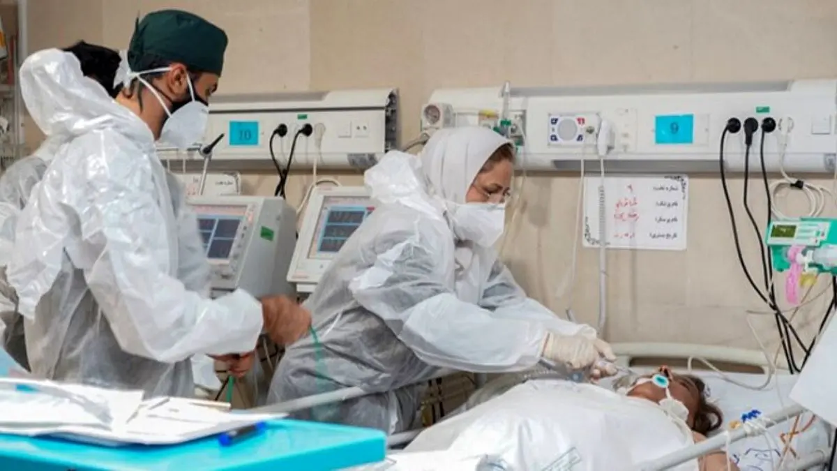 وضعیت کرونا در تهران بحرانی است/ کرونای دلتا پایتخت را محاصره کرده/مراجعات به بیش از هزاران نفر در روز رسیده است/25 درصد افراد مراجعه کننده به بیمارستان به بستری نیاز دارند/ما هنوز وارد پیک موج پنجم نشده ایم