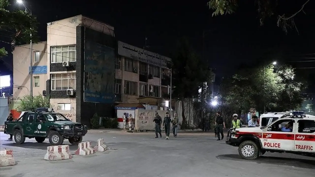 انفجار مهیب در نزدیکی منزل وزیر دفاع افغانستان در مرکز کابل / نیروهای امنیتی: افراد مسلح داخل خانه آقای محمدی شده اند