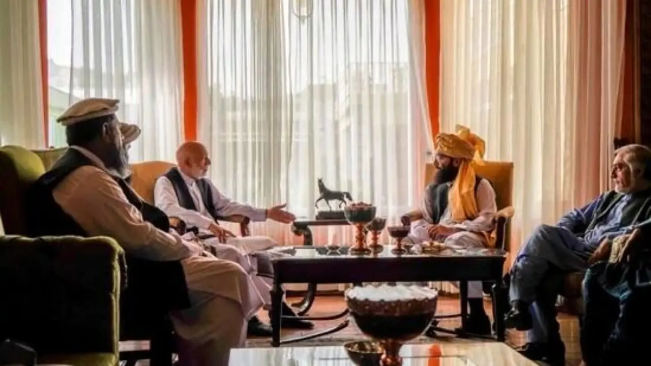 طالبان با حامد کرزای برای تشکیل دولت جدید مذاکره کرد