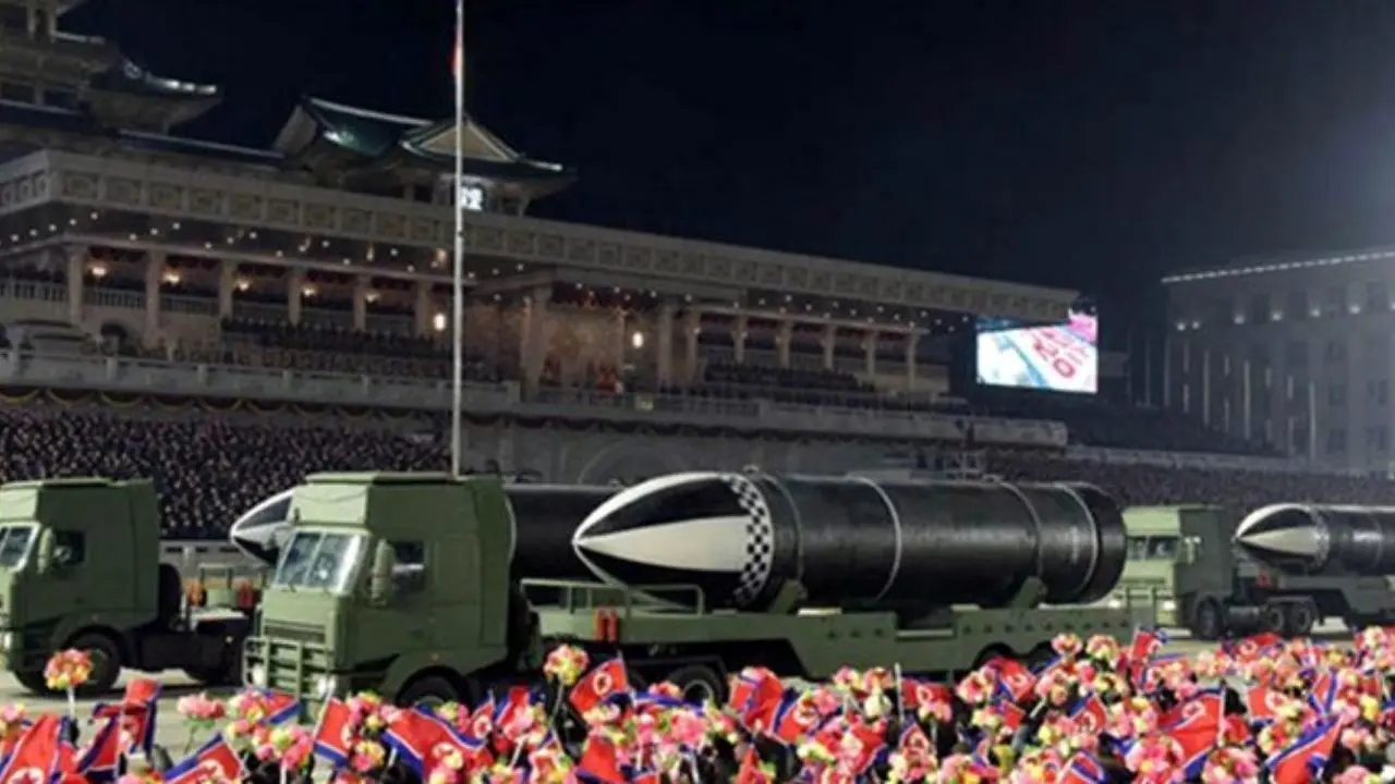 کره شمالی،‌ شبانه رژه نظامی بزرگی اجرا کرد
