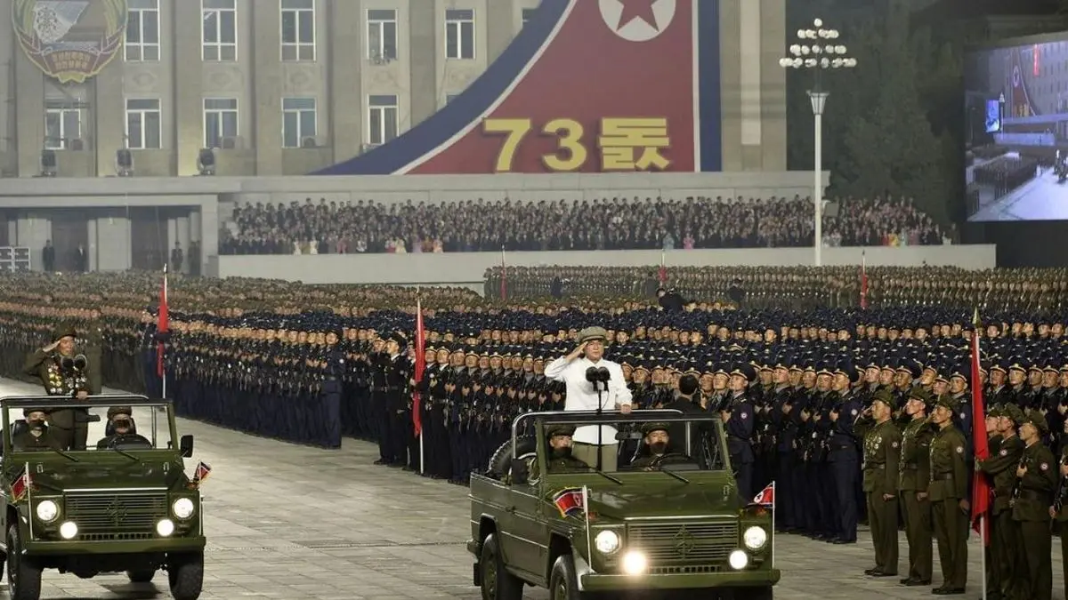 رژه ترسناک کره شمالی/ جنگ بیولوژیک در راه است؟